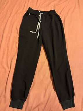 FIGS Women’s Zamora Black Joggers